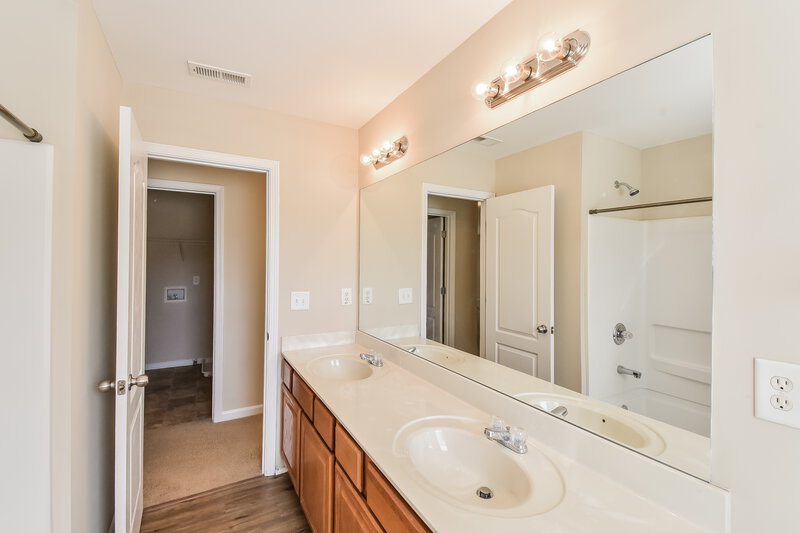 3,110/Mo, 1061 Southwood Dr Villa Rica, GA 30180 Bathroom View 2