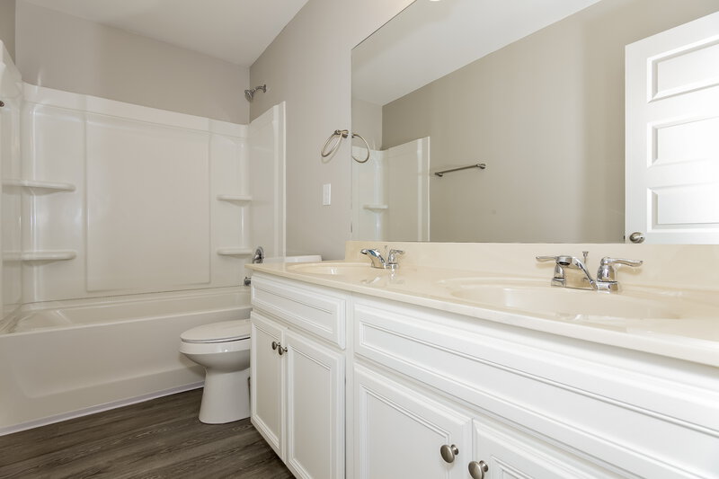 3,770/Mo, 5671 Rhine River Rd College Park, GA 30349 Bathroom View