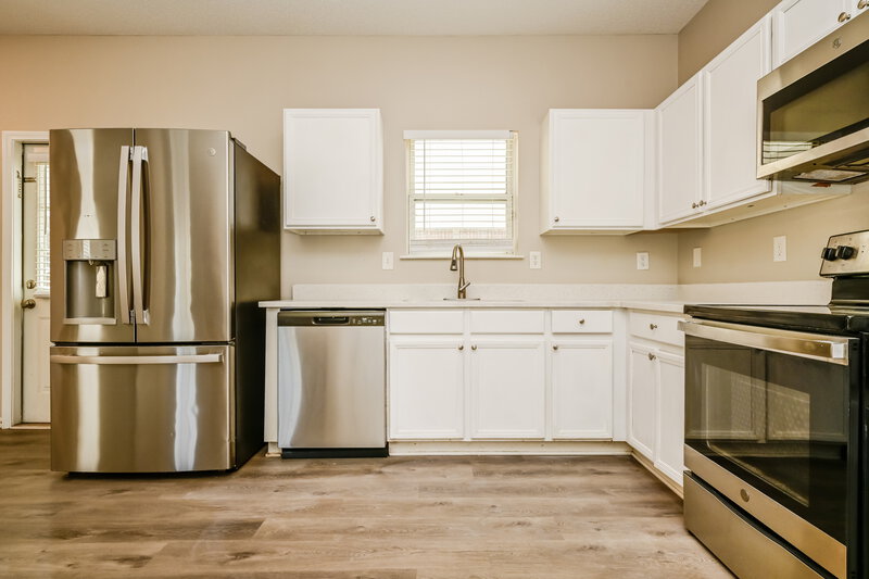 2,370/Mo, 2009 Farm Hill Ct Stockbridge, GA 30281 Kitchen View 2