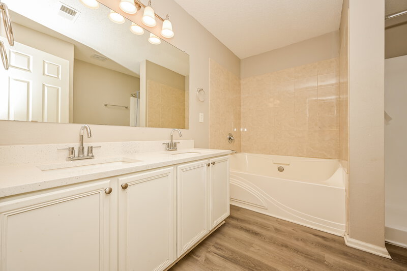 2,370/Mo, 2009 Farm Hill Ct Stockbridge, GA 30281 Main Bathroom View 2