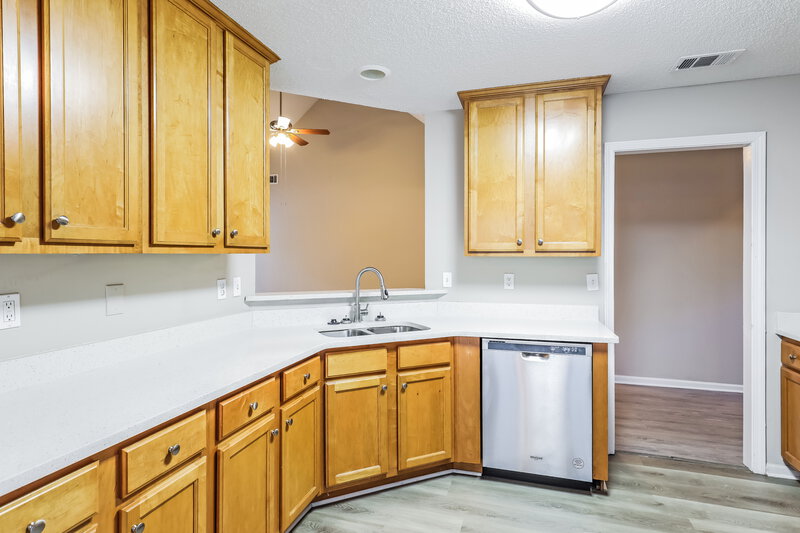 2,290/Mo, 472 Haven Ridge Dr Stockbridge, GA 30281 Kitchen View 2