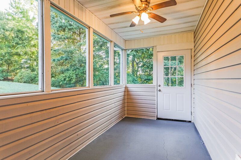 2,290/Mo, 472 Haven Ridge Dr Stockbridge, GA 30281 Sun Room View