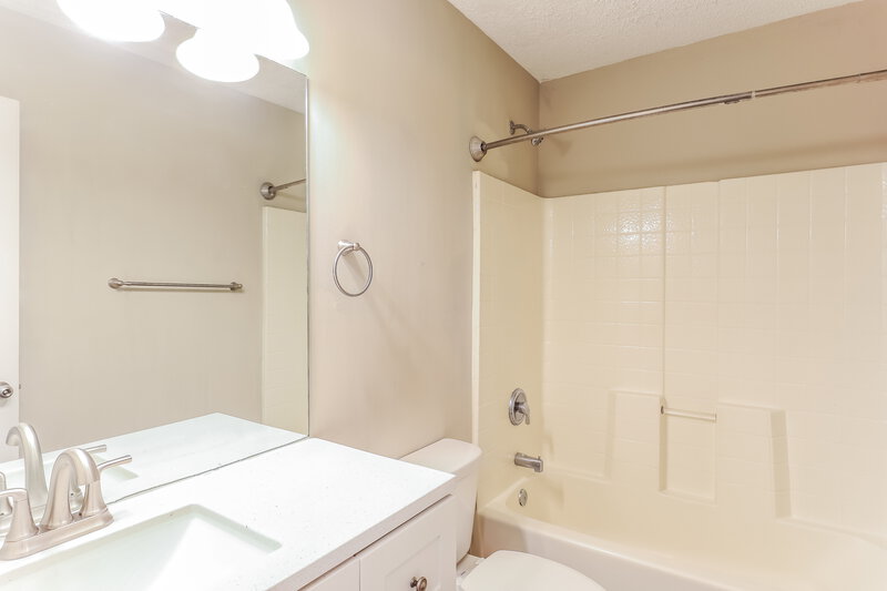 2,290/Mo, 472 Haven Ridge Dr Stockbridge, GA 30281 Bathroom View