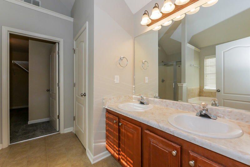 3,610/Mo, 215 Madison Grace Ave McDonough, GA 30252 Main Bathroom View