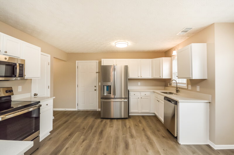 2,265/Mo, 205 Fieldstone Ln Covington, GA 30016 Kitchen View