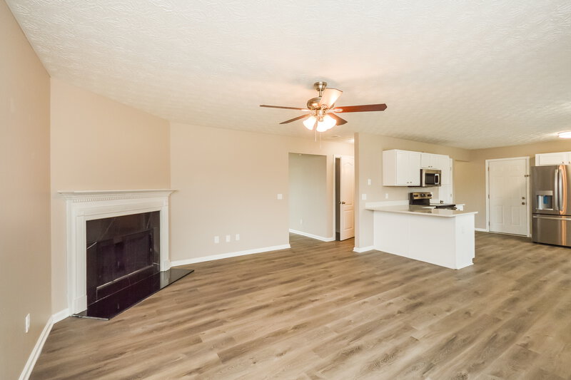 2,265/Mo, 205 Fieldstone Ln Covington, GA 30016 Family Room View