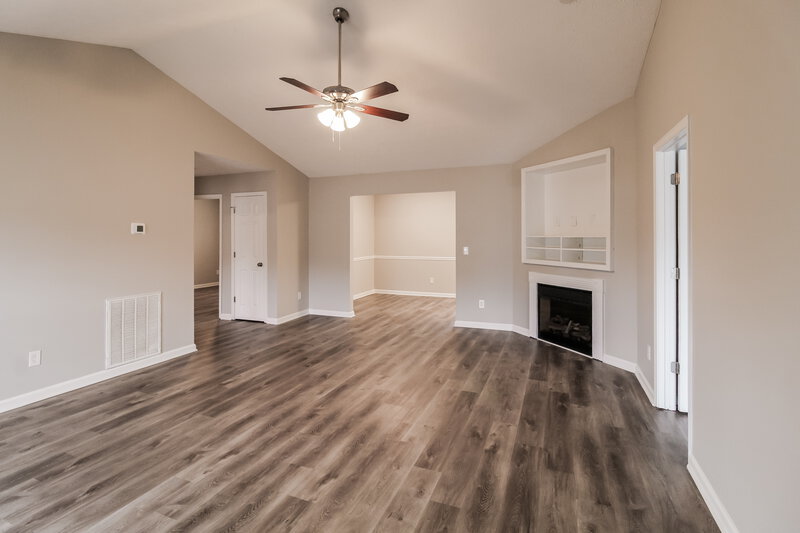 1,805/Mo, 1408 Deer Creek Ct Monroe, GA 30655 Living Room View 2