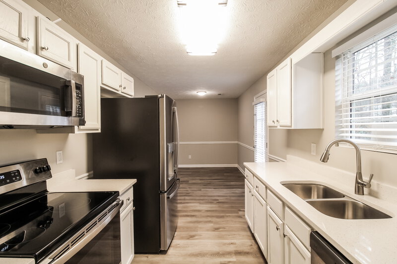 1,805/Mo, 1408 Deer Creek Ct Monroe, GA 30655 Kitchen View 2