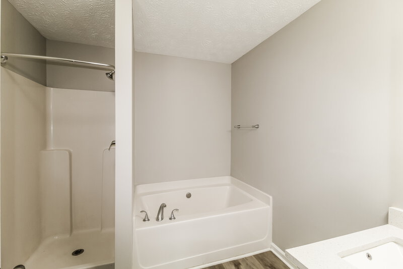 1,805/Mo, 1408 Deer Creek Ct Monroe, GA 30655 Main Bathroom View