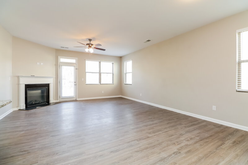 2,015/Mo, 1079 Lear Dr Locust Grove, GA 30248 Living Room View 3