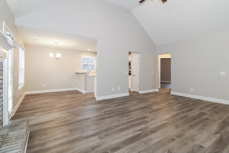 2,045/Mo, 100 Buena Vista St Winder, GA 30680 Living Room View