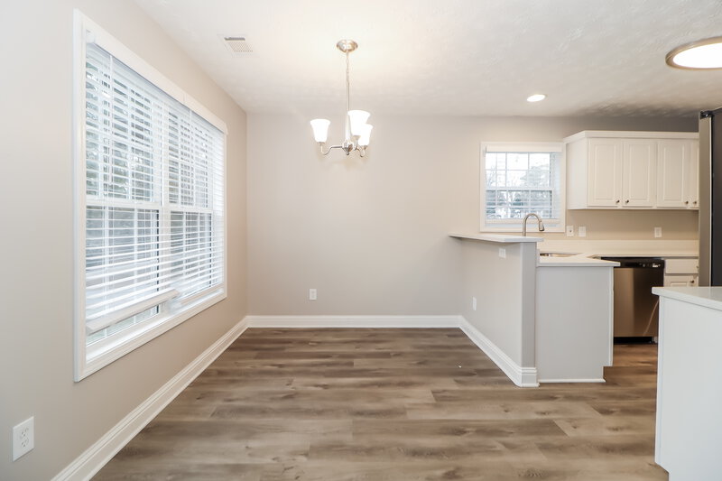 2,045/Mo, 100 Buena Vista St Winder, GA 30680 Dining Room View 2