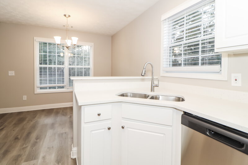 2,045/Mo, 100 Buena Vista St Winder, GA 30680 Kitchen View 2