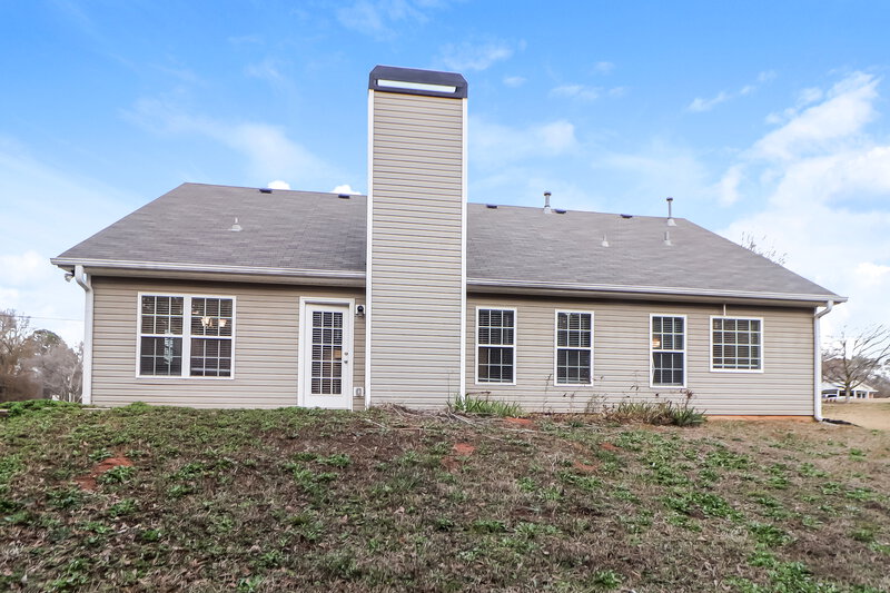 2,045/Mo, 100 Buena Vista St Winder, GA 30680 Rear View