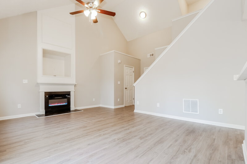 2,850/Mo, 2285 Wingfoot Pl Decatur, GA 30035 Living Room View 2