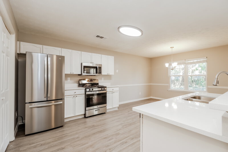 2,850/Mo, 2285 Wingfoot Pl Decatur, GA 30035 Kitchen View