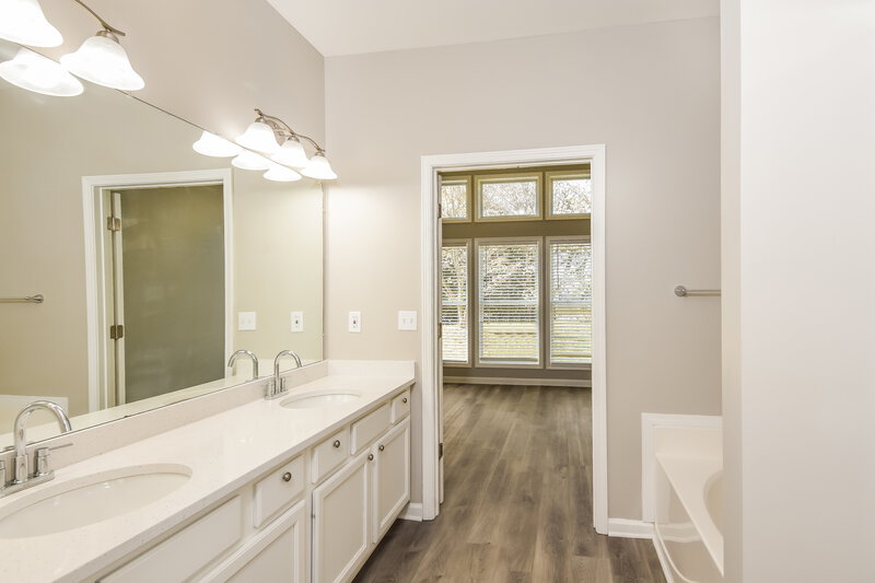 2,440/Mo, 3352 Briaroak Dr Duluth, GA 30096 Main Bathroom View