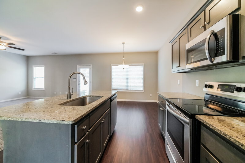 1,960/Mo, 286 Waters Edge Pkwy Temple, GA 30179 Kitchen View 2
