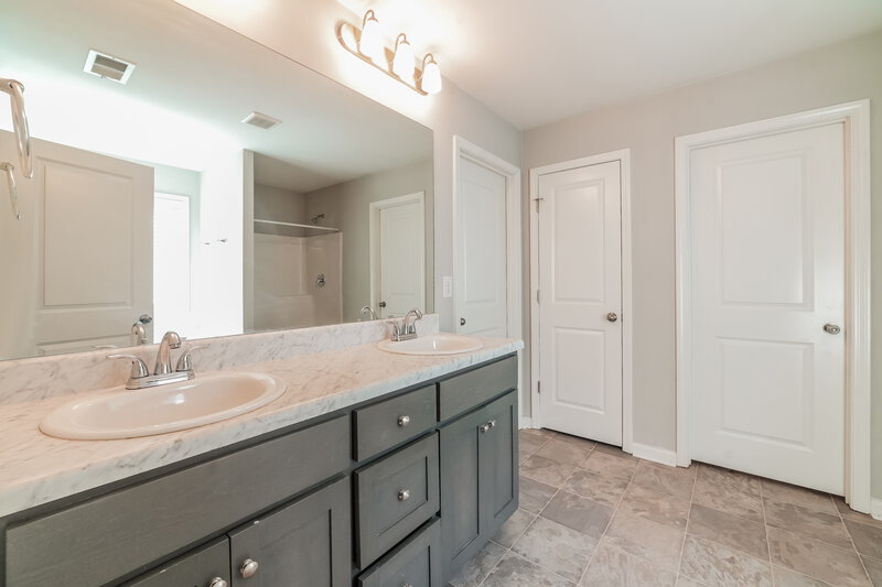 1,960/Mo, 286 Waters Edge Pkwy Temple, GA 30179 Main Bathroom View