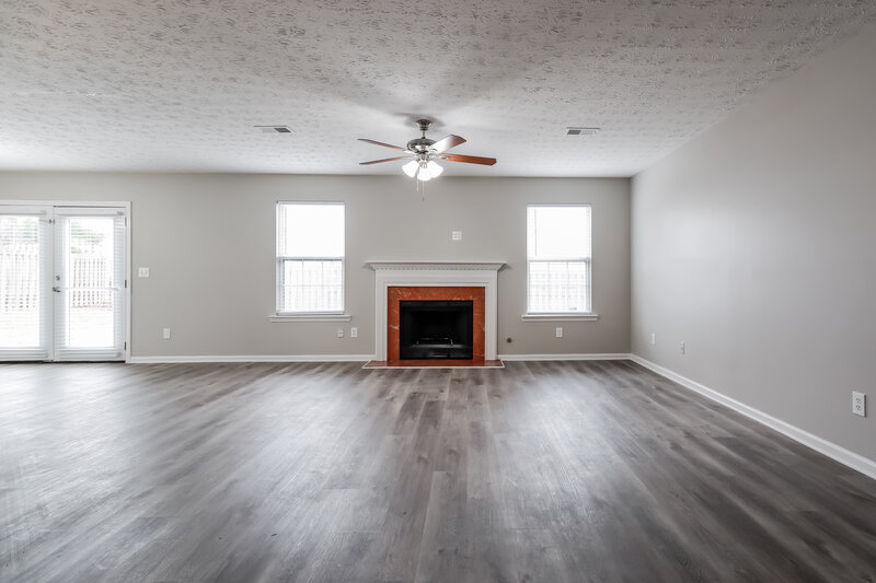 2,170/Mo, 527 Ives Cir NW Lilburn, GA 30047 Living Room View