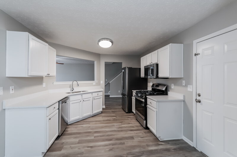 2,170/Mo, 527 Ives Cir NW Lilburn, GA 30047 Kitchen View