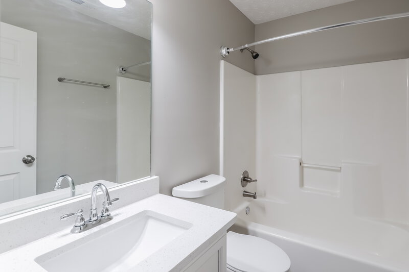 2,170/Mo, 527 Ives Cir NW Lilburn, GA 30047 Bathroom View