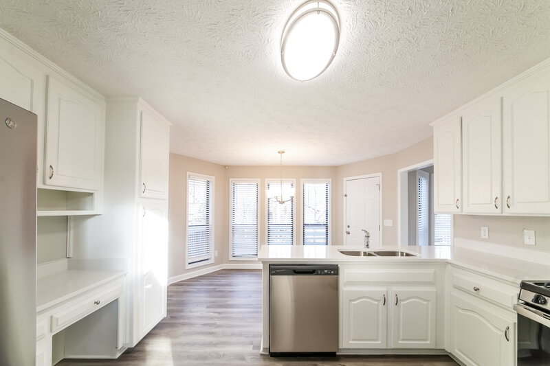 2,425/Mo, 751 Alison Jane Ct NE Kennesaw, GA 30144 Kitchen View 2