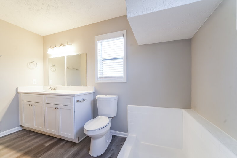 2,425/Mo, 751 Alison Jane Ct NE Kennesaw, GA 30144 Main Bathroom View