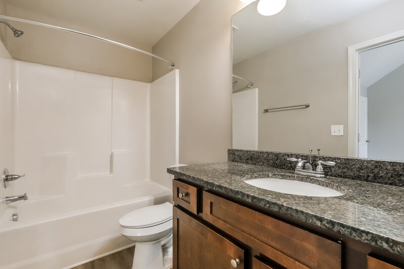 1,885/Mo, 1890 Old Dogwood Jonesboro, GA 30238 Main Bathroom View
