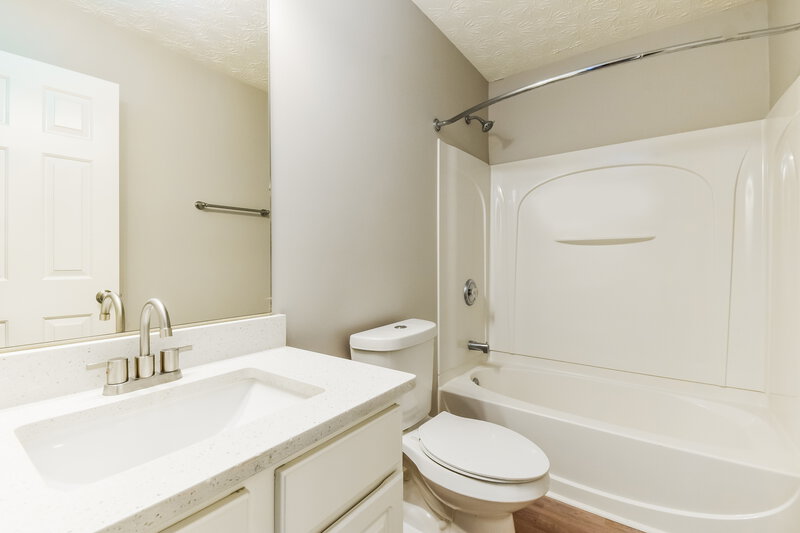 1,800/Mo, 1563 River Main Ct Lawrenceville, GA 30046 Bathroom View