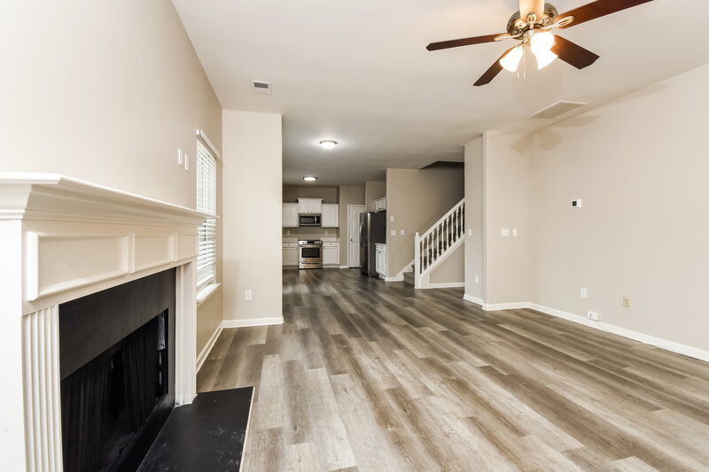 2,805/Mo, 4213 Kenwood Trl Atlanta, GA 30349 Living Room View 2
