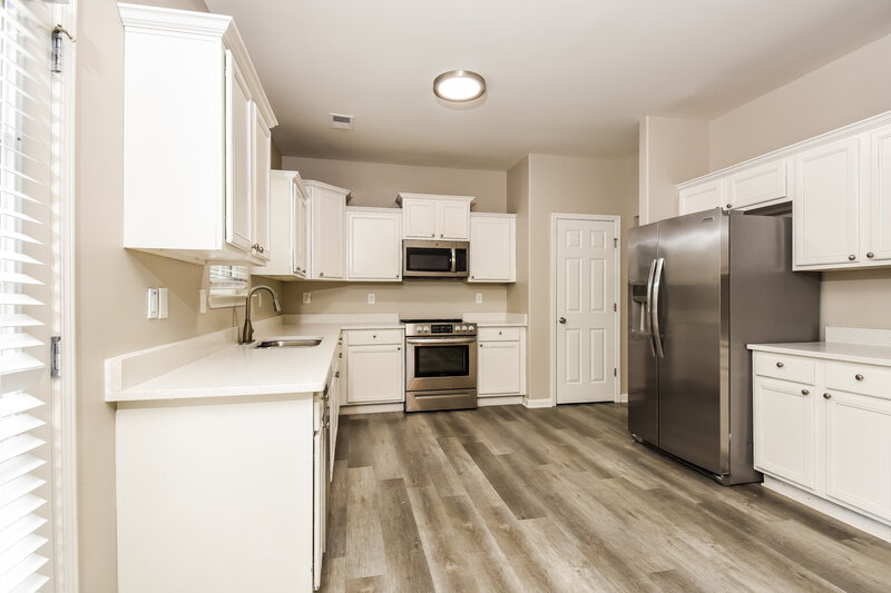 2,805/Mo, 4213 Kenwood Trl Atlanta, GA 30349 Kitchen View