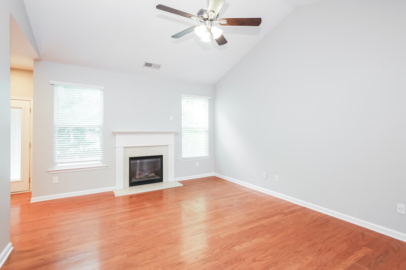 2,195/Mo, 3003 Baker Woods Ct NW Acworth, GA 30101 Living Room View 2