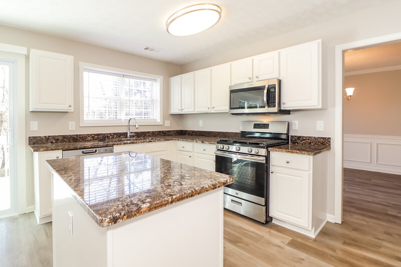 2,765/Mo, 640 Manor Glen Dr Suwanee, GA 30024 Kitchen View