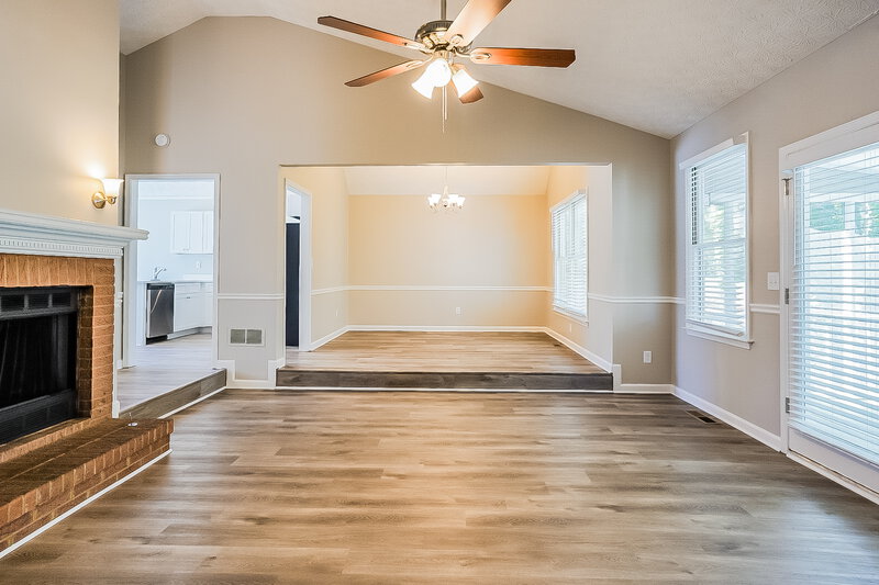 2,455/Mo, 301 Sandhurst Way SW Marietta, GA 30060 Living Room View 2