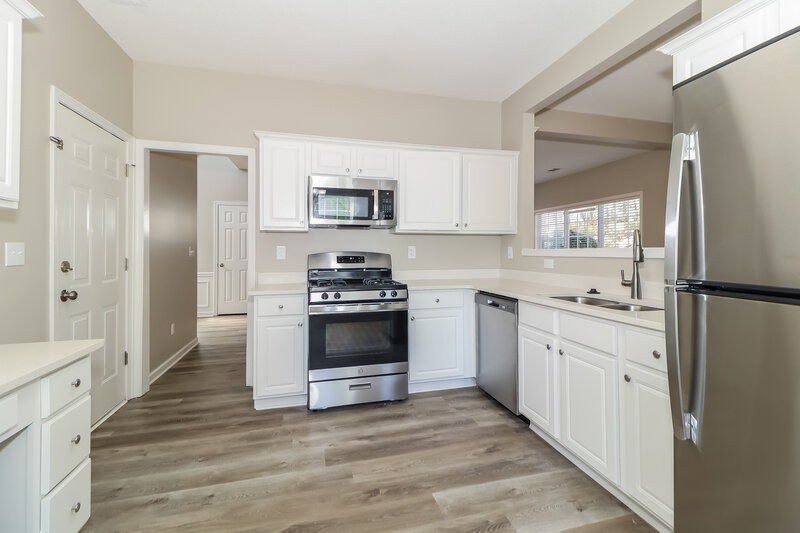 2,520/Mo, 2668 Davenham Ln Duluth, GA 30096 Kitchen View 3