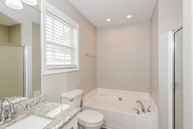 2,315/Mo, 242 Derby Ct Acworth, GA 30102 Main Bathroom View