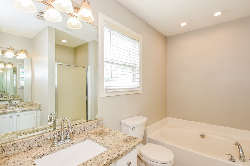 1,975/Mo, 242 Derby Ct Acworth, GA 30102 Main Bathroom View
