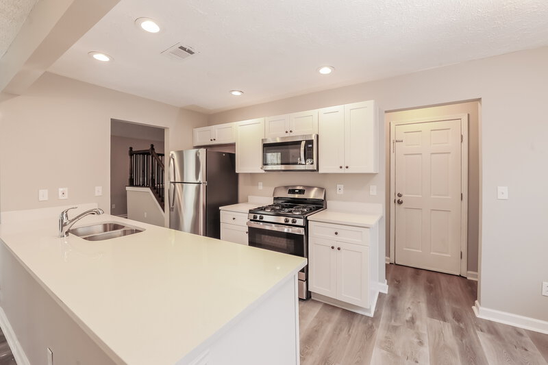 1,990/Mo, 4186 Shiloh Ridge Trl NW Kennesaw, GA 30144 Kitchen View