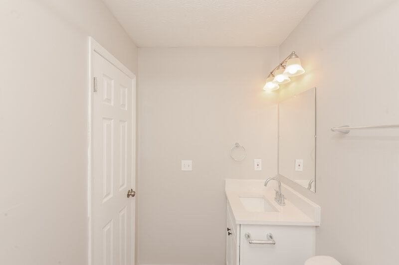 1,990/Mo, 4186 Shiloh Ridge Trl NW Kennesaw, GA 30144 Main Bathroom View