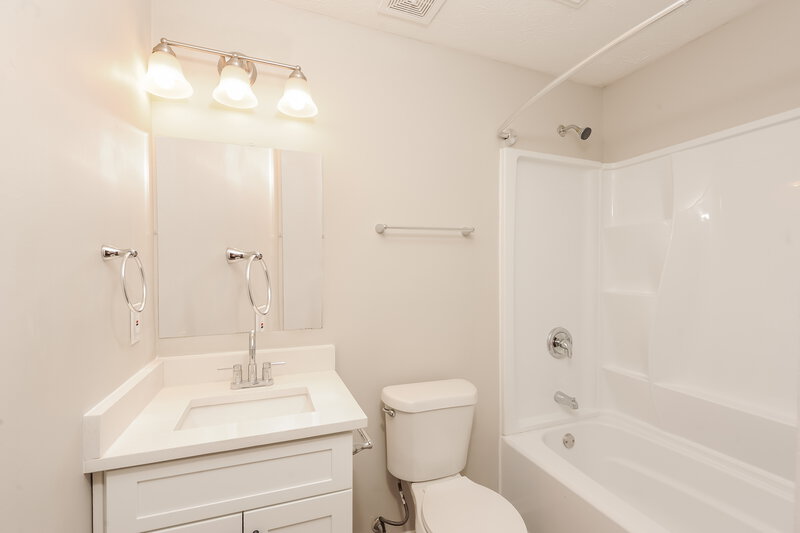 1,990/Mo, 4186 Shiloh Ridge Trl NW Kennesaw, GA 30144 Main Bathroom View 2