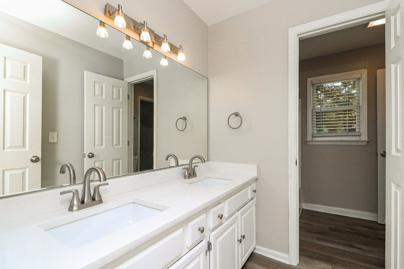 2,675/Mo, 2308 October Ct NW Acworth, GA 30102 Main Bathroom View