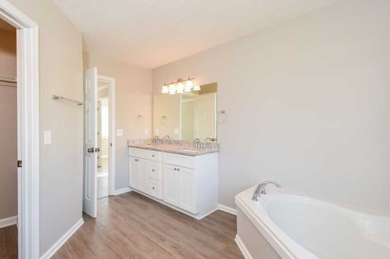 2,435/Mo, 2282 Martingale Ln Lawrenceville, GA 30044 Main Bathroom View