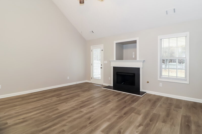 2,010/Mo, 358 Shadowbrooke Cir Loganville, GA 30052 Living Room View