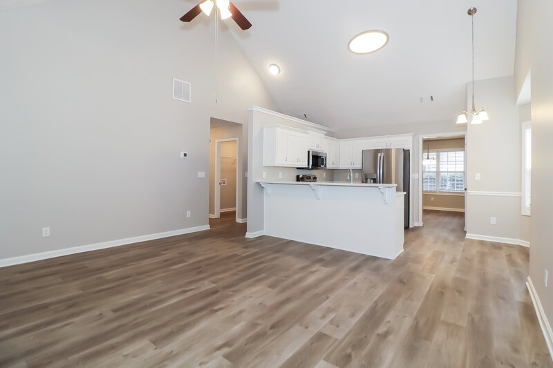 2,010/Mo, 358 Shadowbrooke Cir Loganville, GA 30052 Living Room View 3
