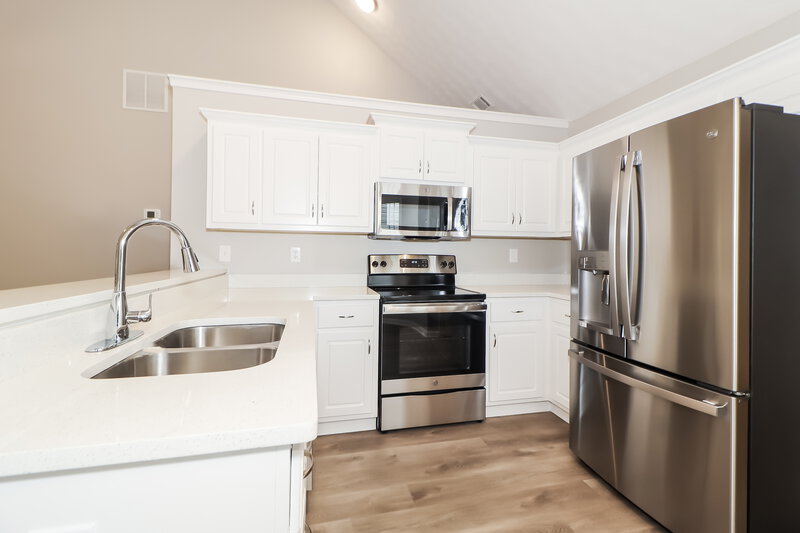 2,010/Mo, 358 Shadowbrooke Cir Loganville, GA 30052 Kitchen View 2