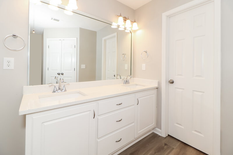 2,010/Mo, 358 Shadowbrooke Cir Loganville, GA 30052 Main Bathroom View