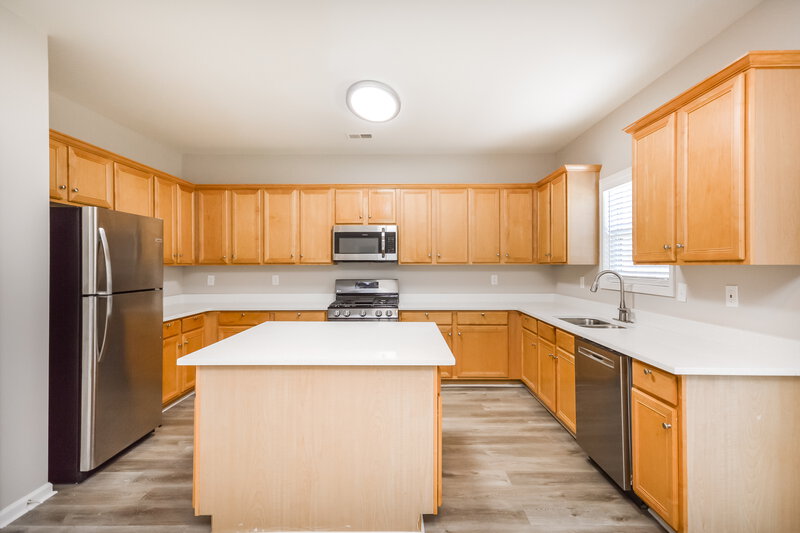 2,370/Mo, 613 Windham Way McDonough, GA 30253 Kitchen View 2