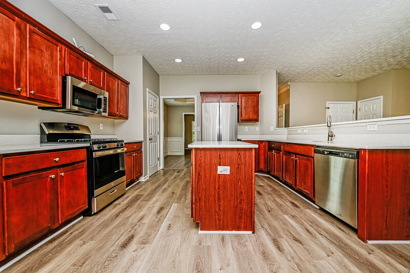 2,430/Mo, 80 Meadowbrook Ct Covington, GA 30016 Kitchen View