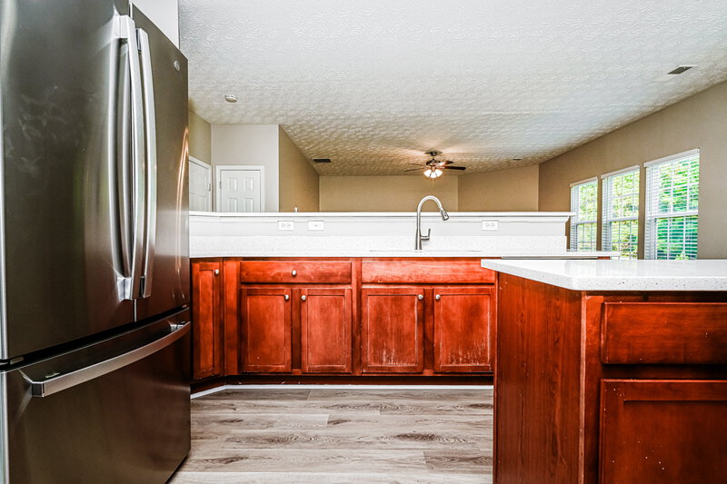2,430/Mo, 80 Meadowbrook Ct Covington, GA 30016 Kitchen View 2